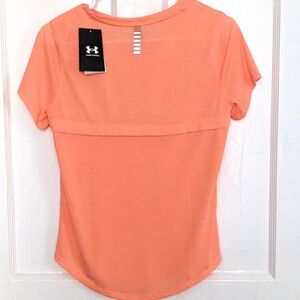 NWT Under Armour Women's Peach Streaker Moisture Wicking Top Size Small
